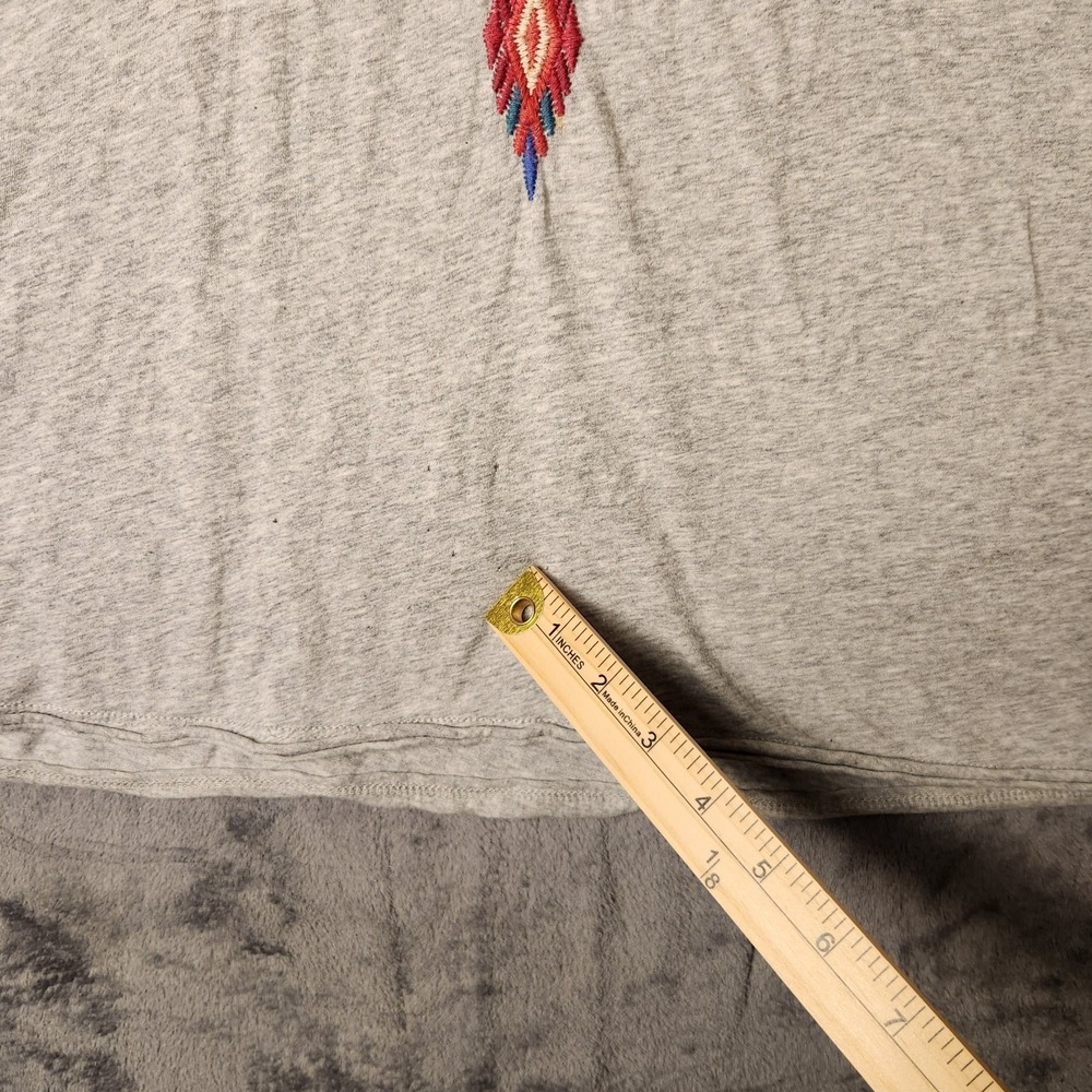 Johnny Was Gray V-Neck T-Shirt with Multicolor Geometric Embroidered Front - Picture 10 of 11